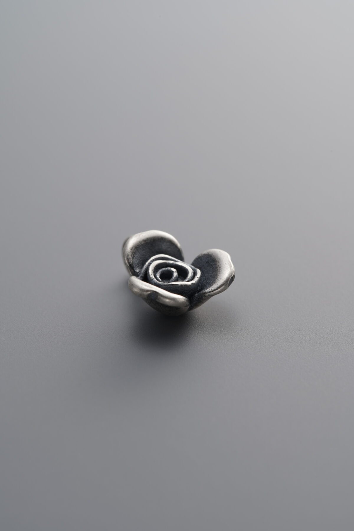 925 Sterling Silver-Antiqued-Three-Petal Flower Pendant-10mm - Image 4