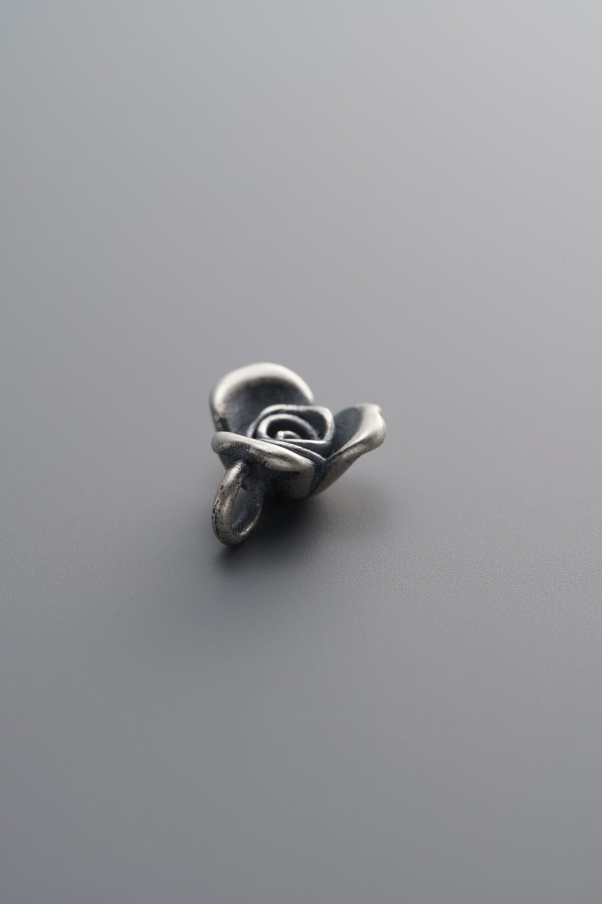 925 Sterling Silver-Antiqued-Three-Petal Flower Pendant-10mm - Image 2