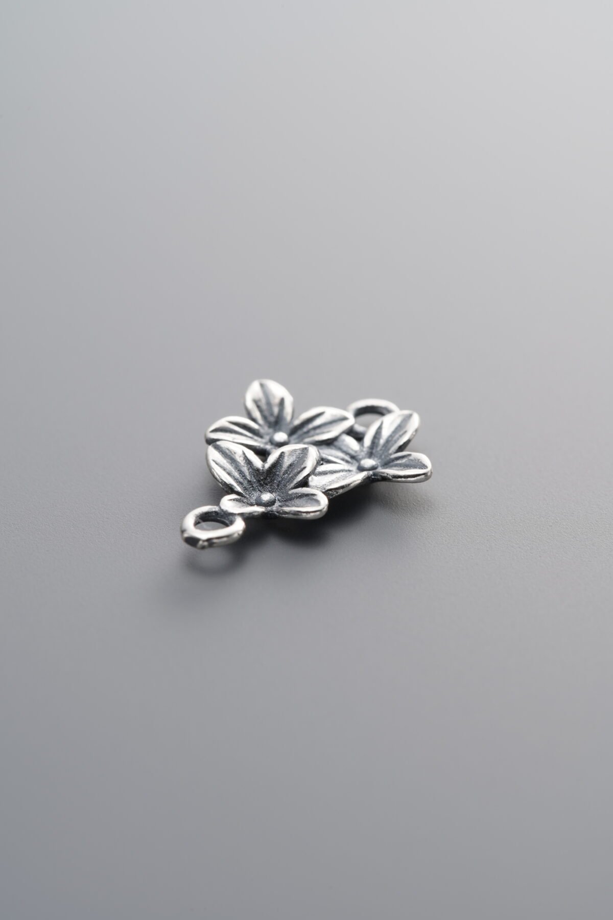 Three-flower Double-ear Component