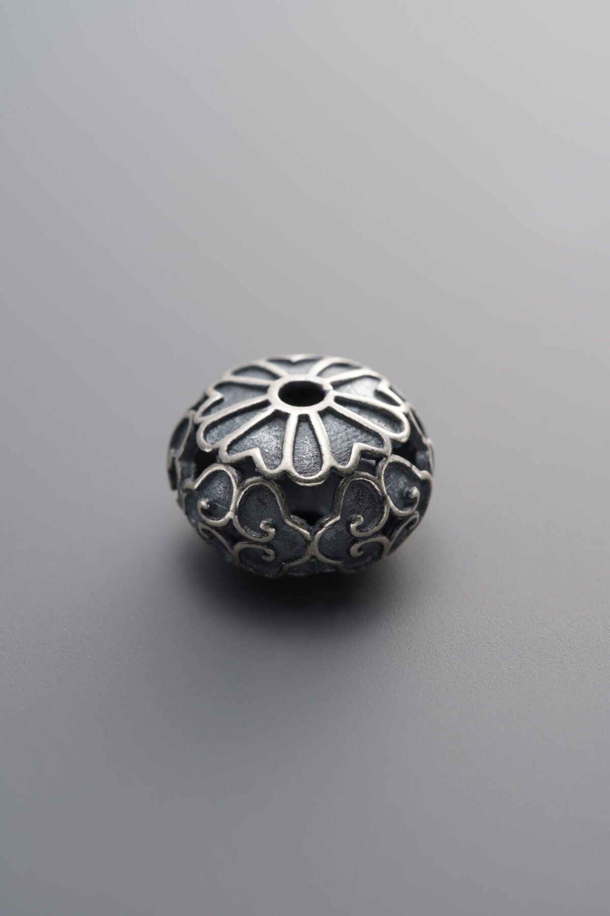 Auspicious Cloud Flat Beads