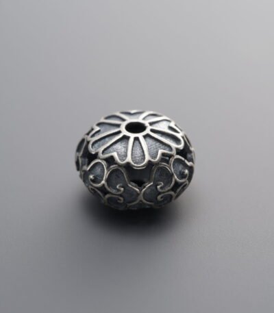 Auspicious Cloud Flat Beads