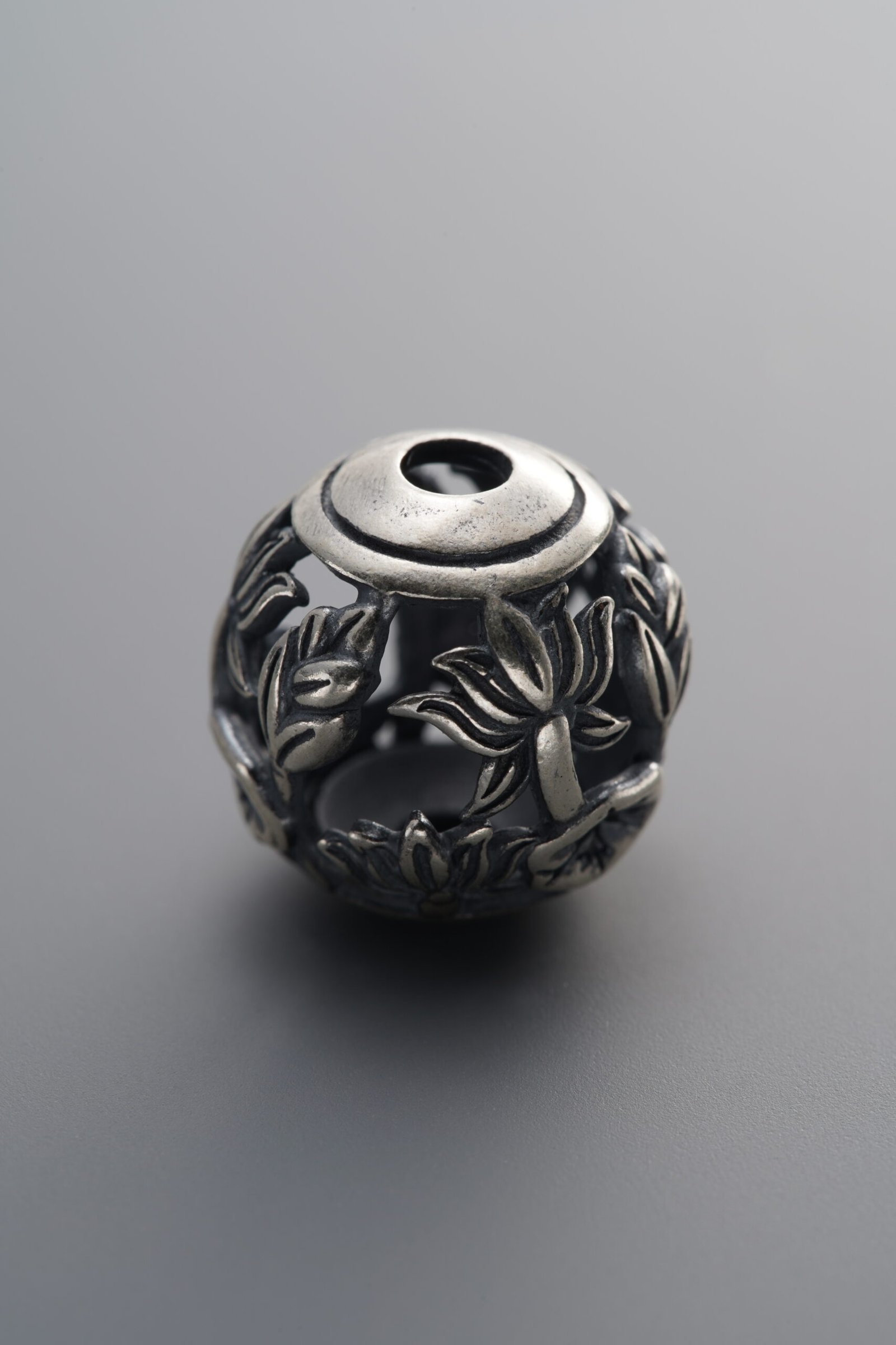 Hollowed-Out Lotus Leaf Spacer Beads