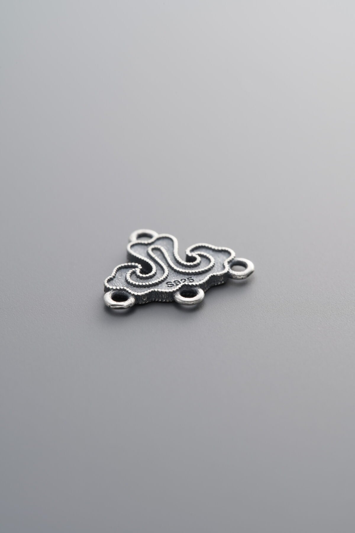 925 Sterling Silver-Antiqued-Auspicious Cloud Four Double-Eye Connector-13mm - Image 3