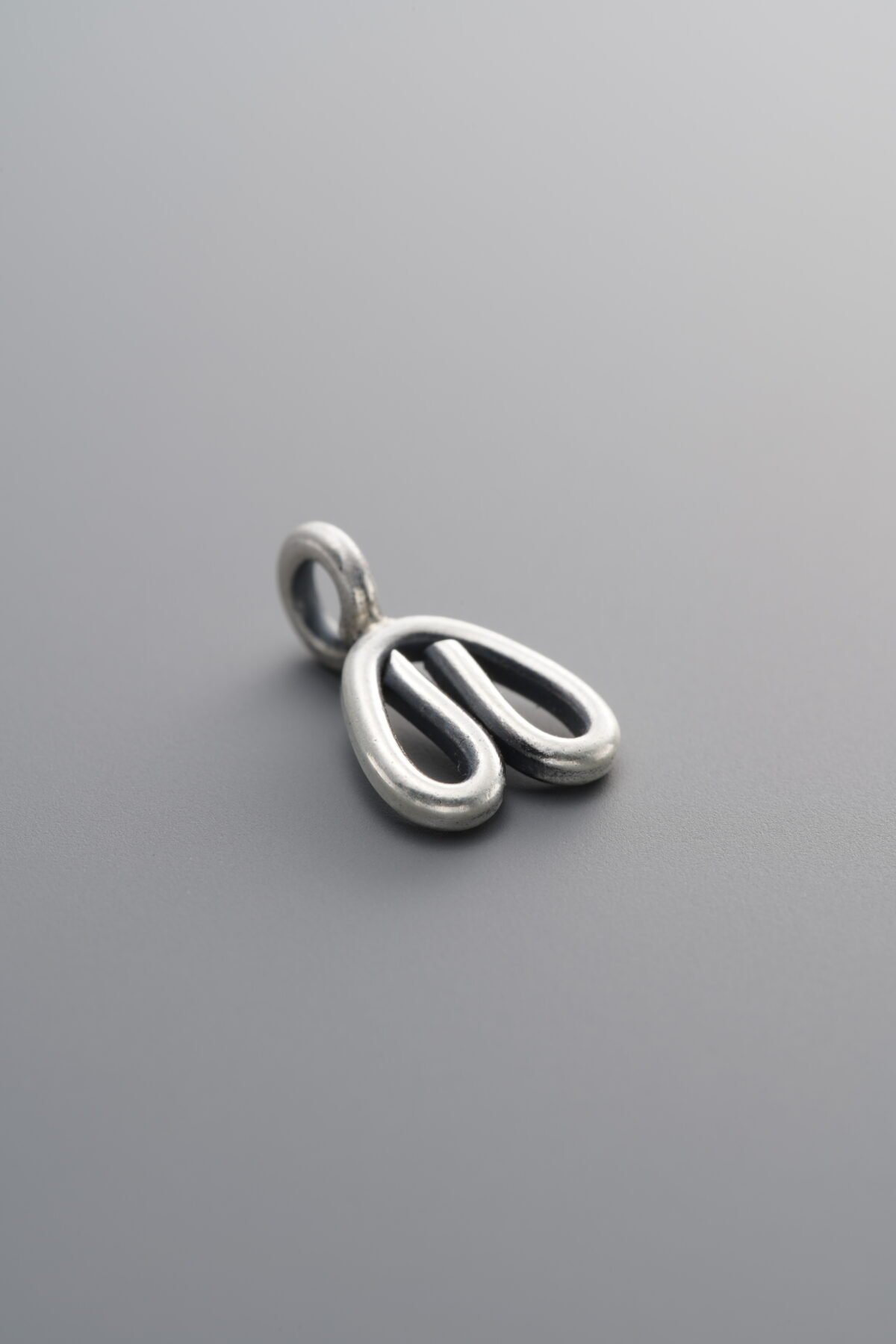Line Heart-shaped Pendant