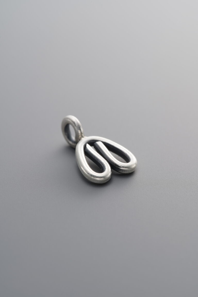 Line Heart-shaped Pendant