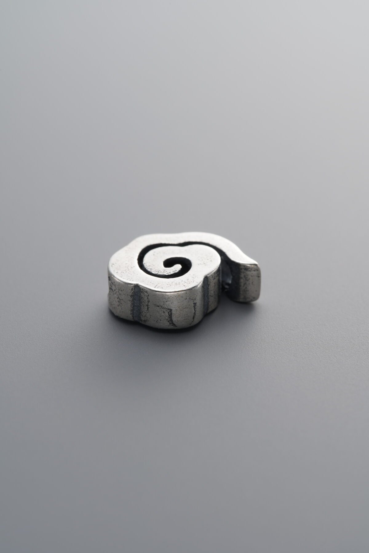 E8-11 (2) Auspicious Cloud Spacer Bead