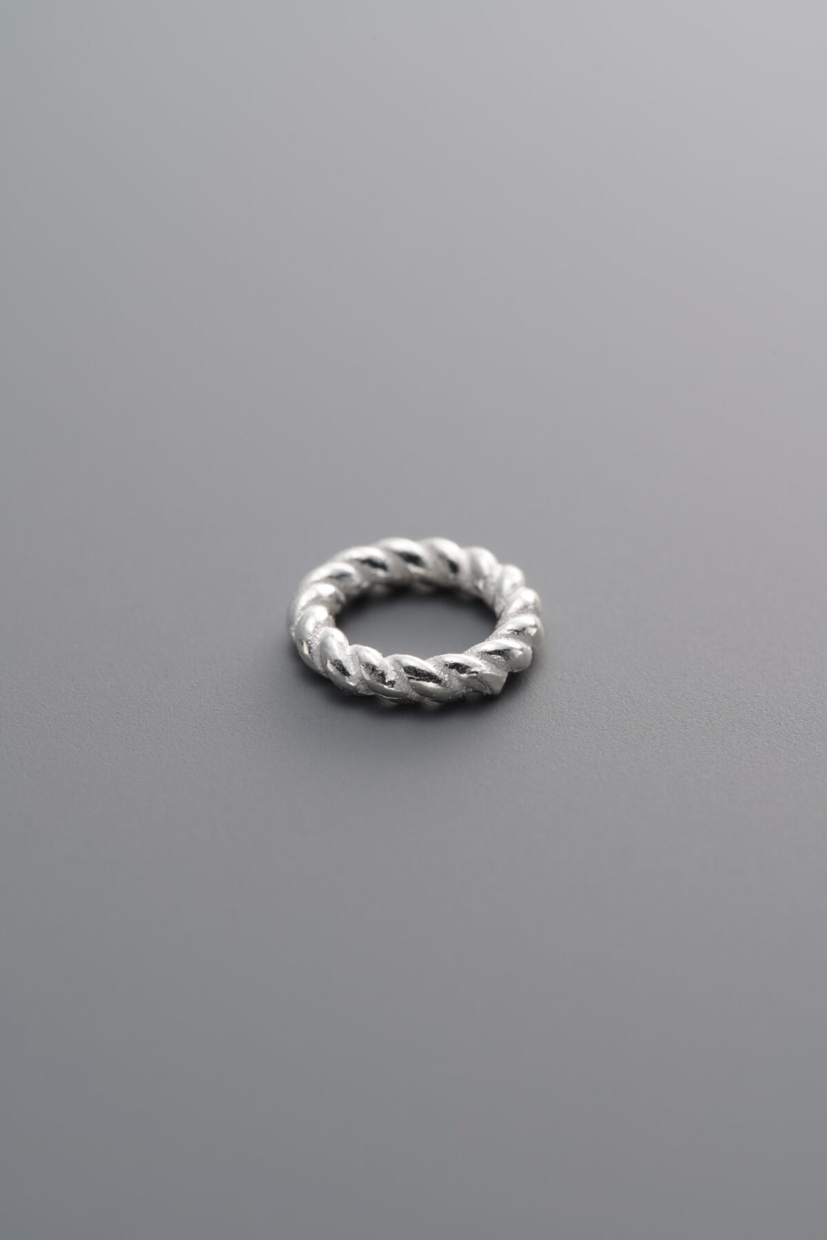 Twisted Closed Ring