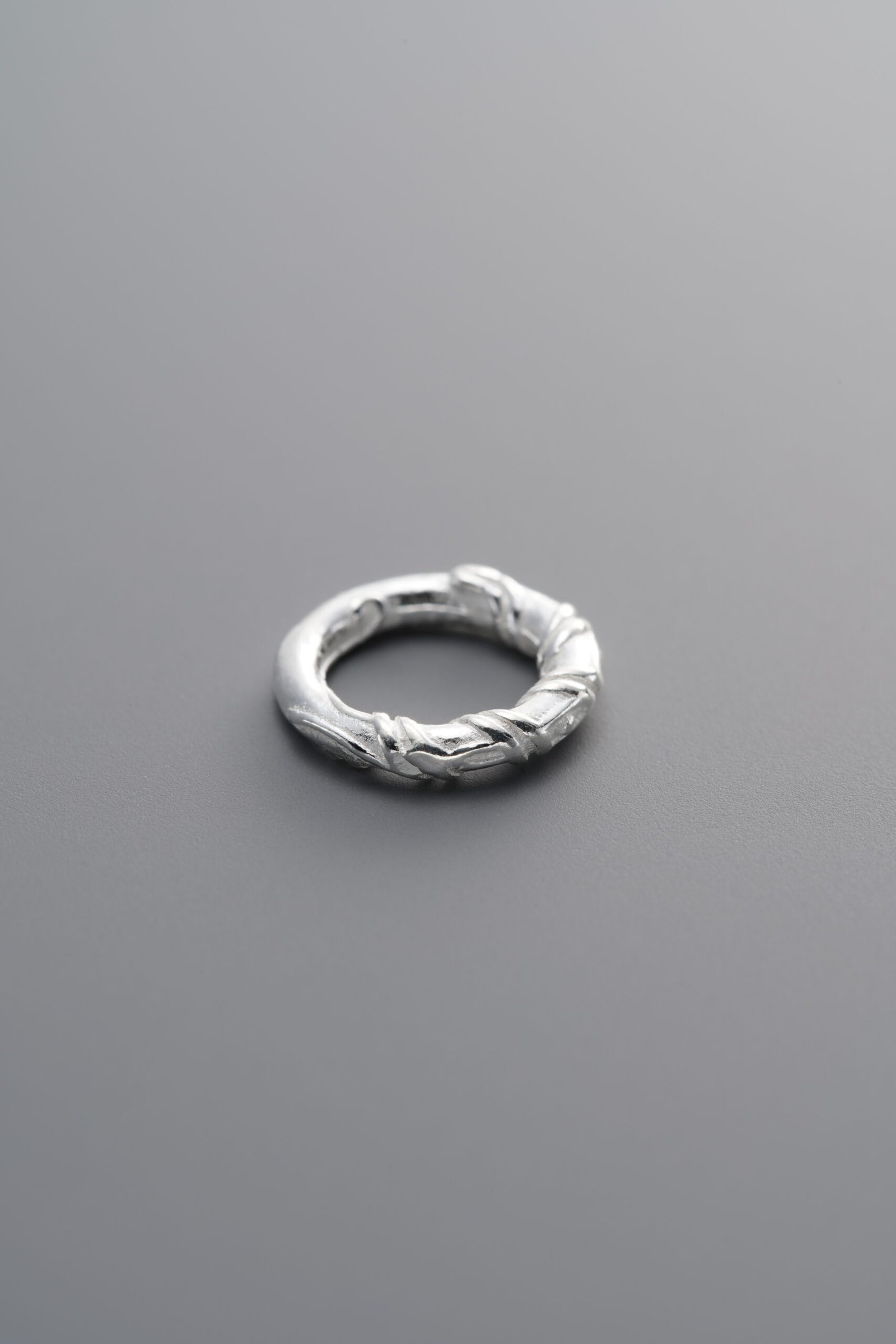 E8-28 (4) 925 Silver-Plain-Wrapped Sliding Ring-9mm - Image 1