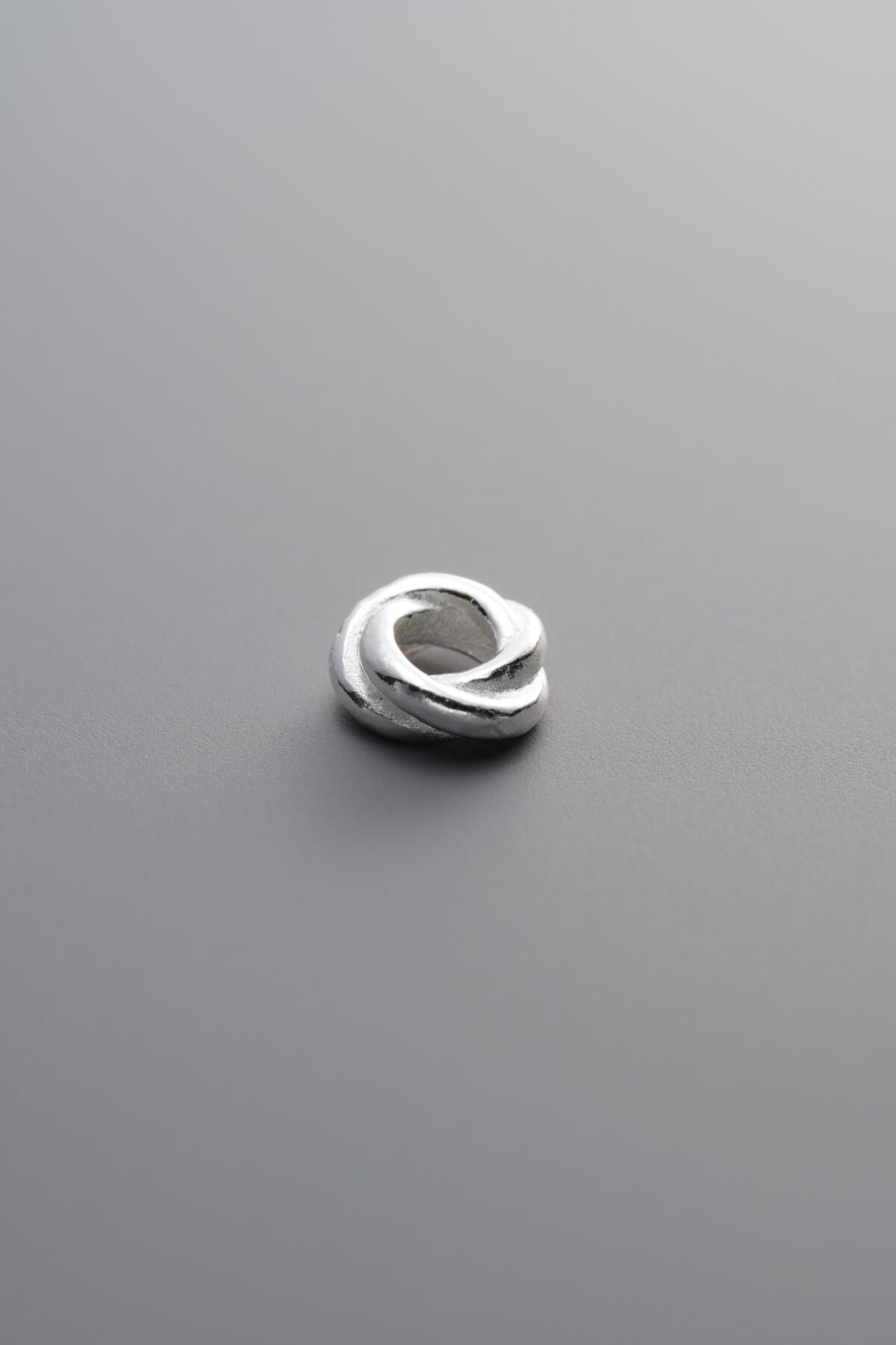 Twist-Textured Sliding Ring
