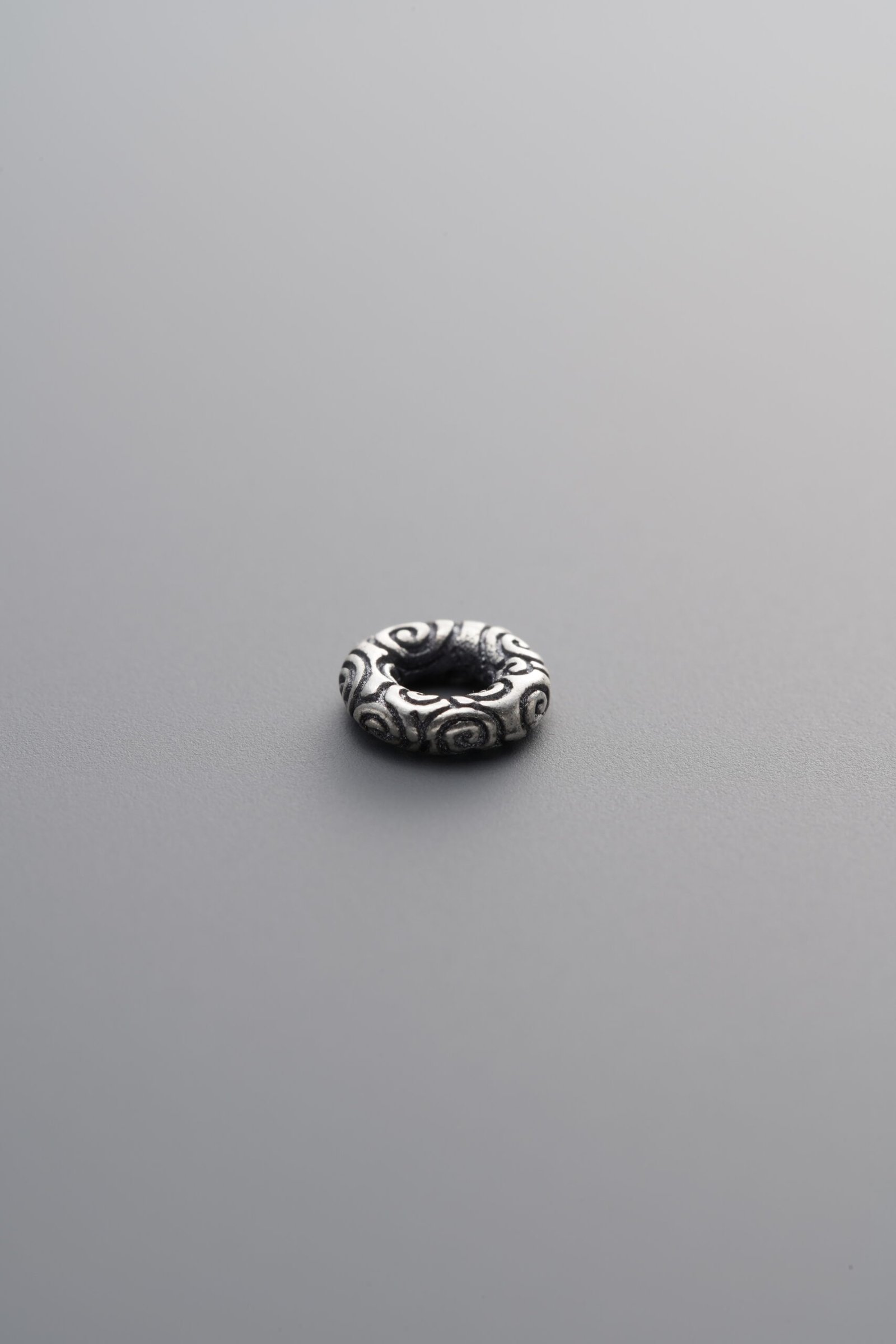 E8-37 (4) 925 Sterling Silver-Antiqued-Spiral Slider Bail-5mm - Image 1