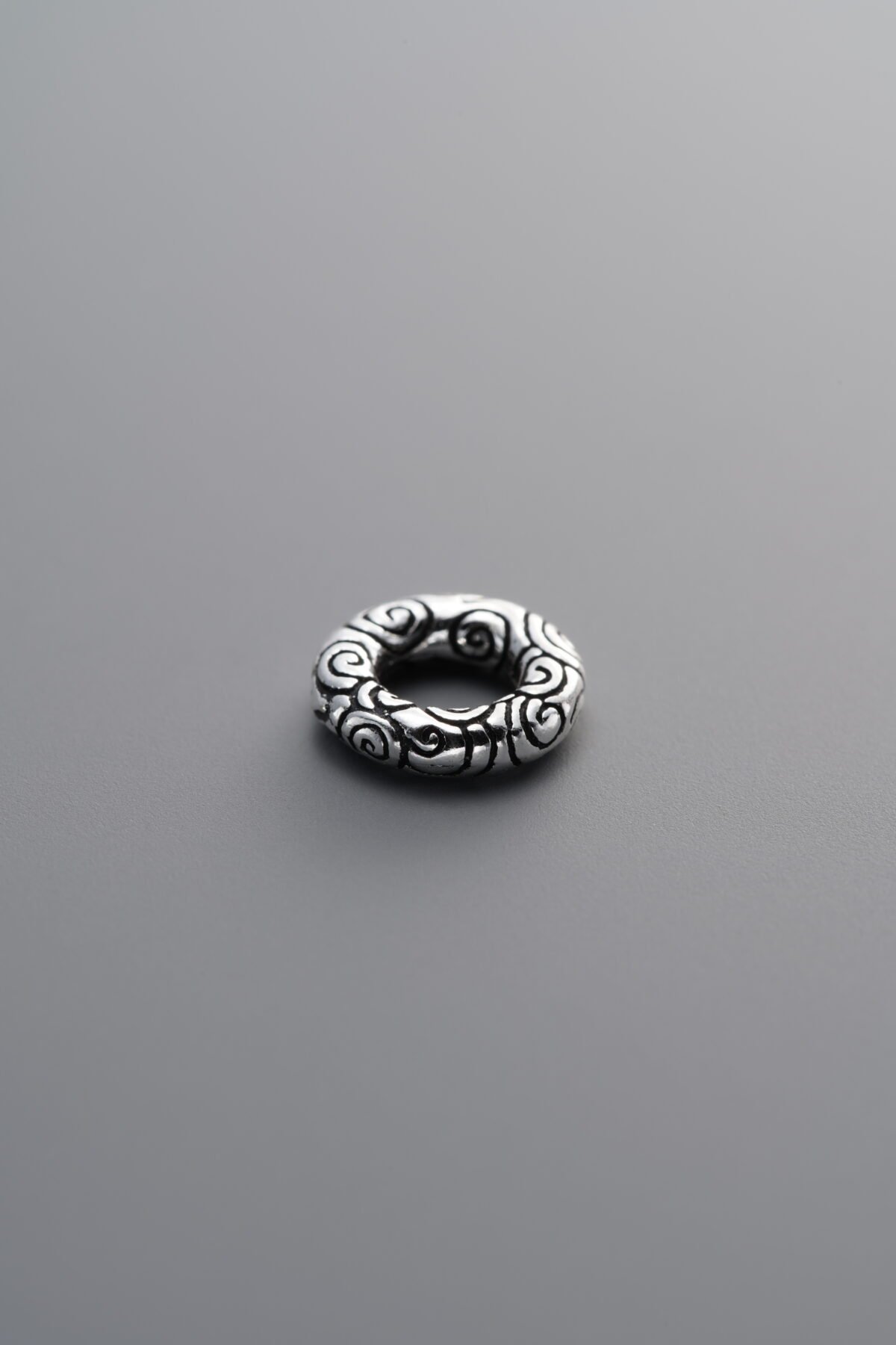 E8-38 (1) 925 Sterling Silver-Antiqued-Spiral Slider Bail-8mm - Image 1