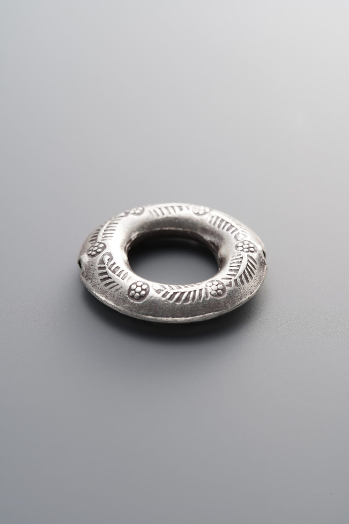 925 Sterling Silver-Antiqued-Leaf Slider Bail-19mm - Image 3