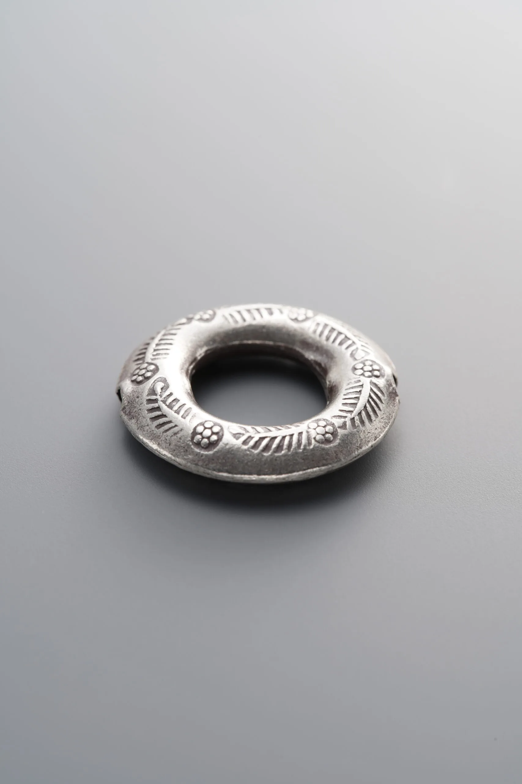 925 Sterling Silver-Antiqued-Leaf Slider Bail-19mm - Image 3