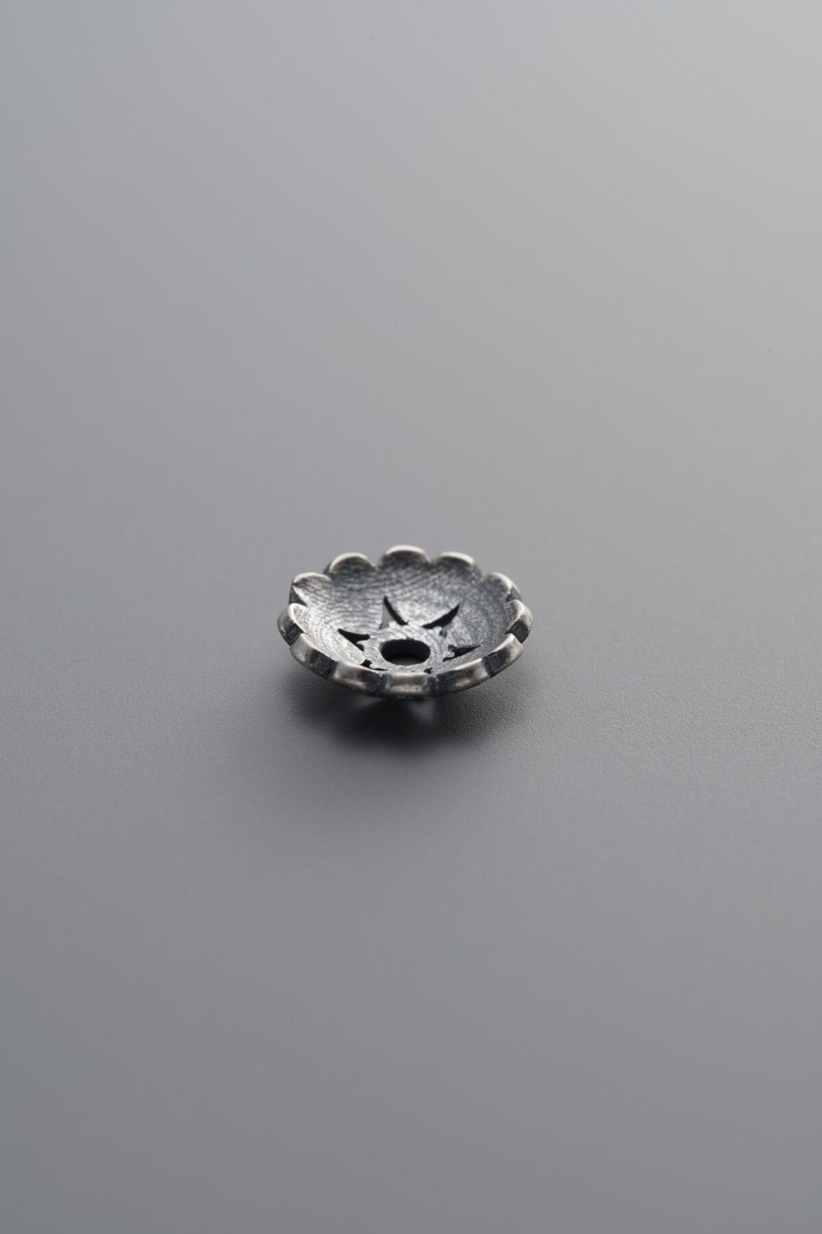 925 Sterling Silver-Antiqued-Flower Bead Cap-8mm - Image 3