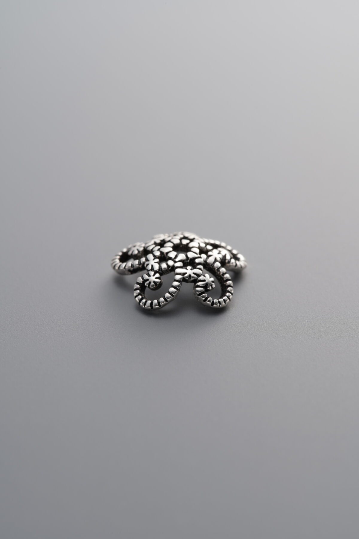 E8-69 (4) 925 Sterling Silver-Antiqued-Flower Bead Cap-10mm - Image 1