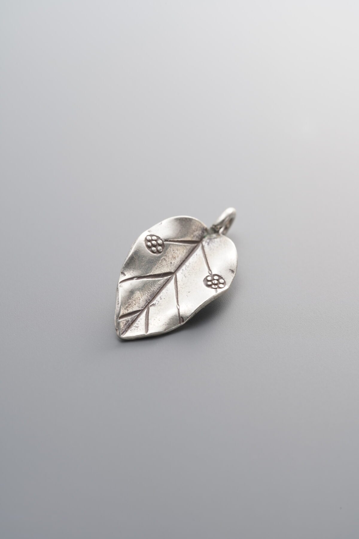 925 Sterling Silver-Bright-Dimensional Leaf Pendant-23mm - Image 4