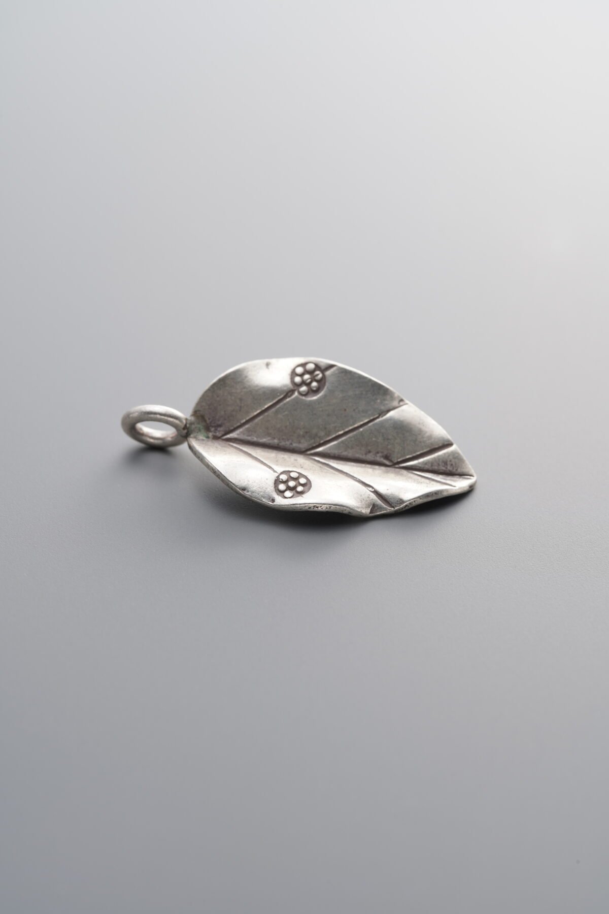 925 Sterling Silver-Bright-Dimensional Leaf Pendant-23mm - Image 3