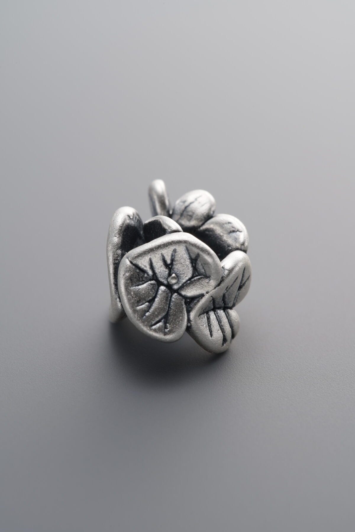 999 Fine Silver-Antiqued-Dimensional Flower Wreath Spacer Bead-14mm - Image 3
