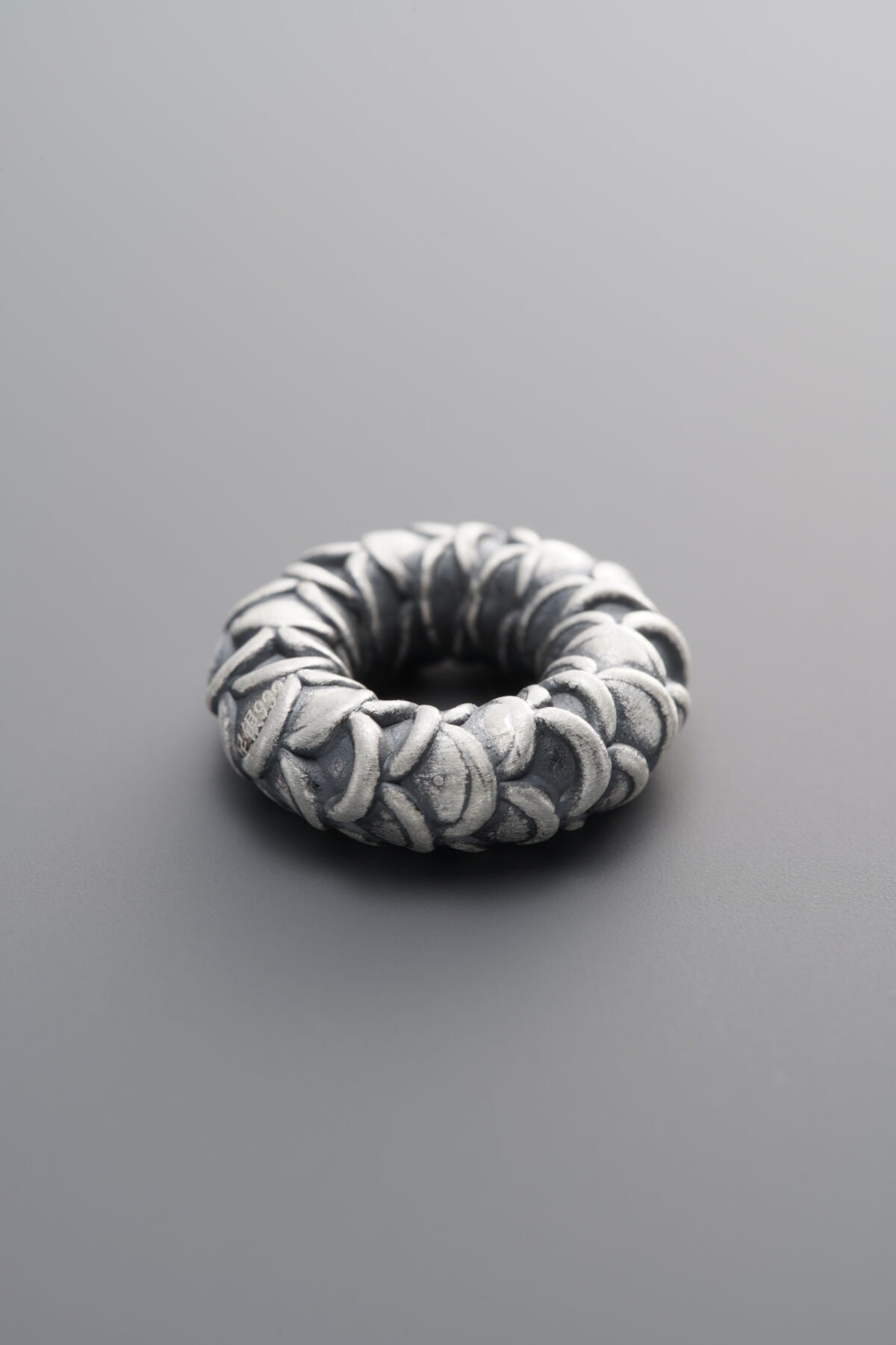 999 Fine Silver-Antiqued-Dimensional Dragon Scale Slider Bail Ring-15mm - Image 3