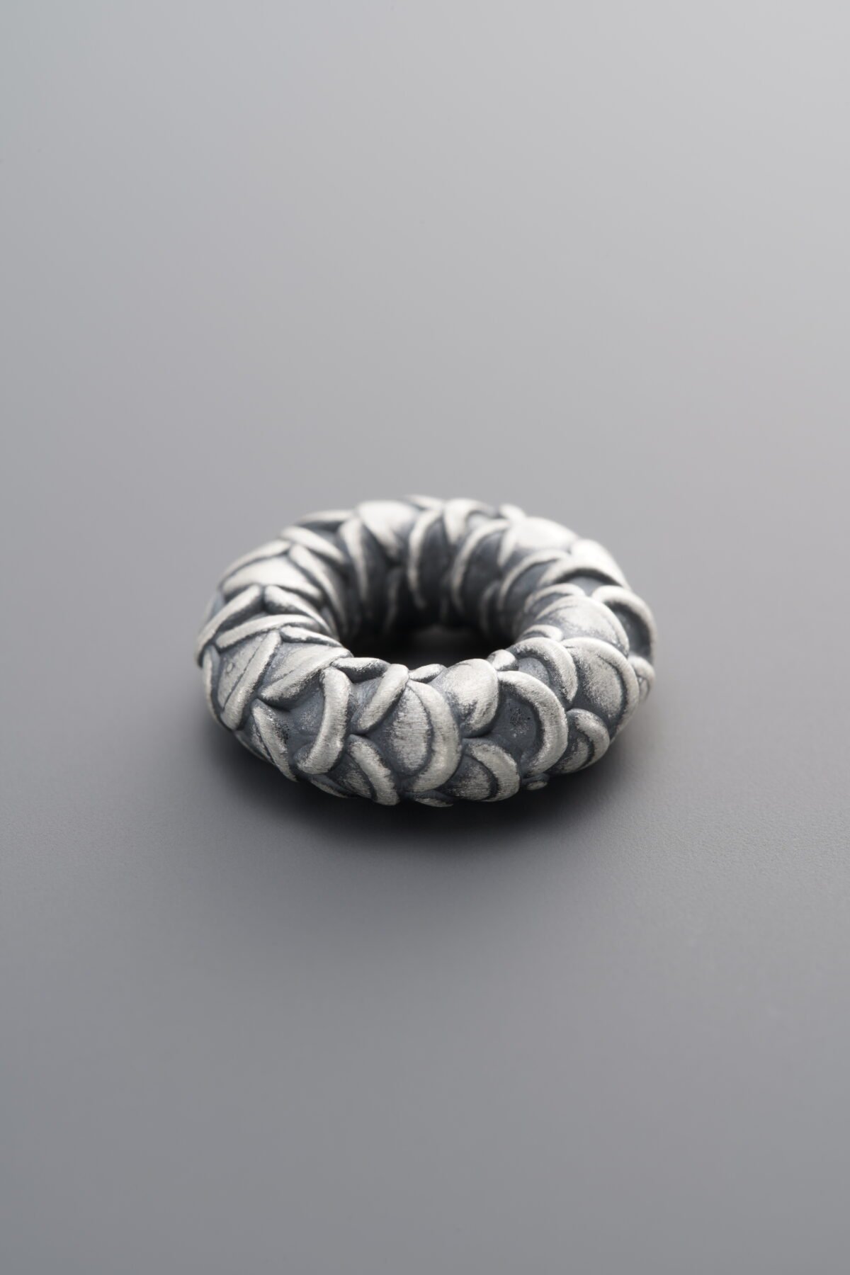 999 Fine Silver-Antiqued-Dimensional Dragon Scale Slider Bail Ring-15mm - Image 2
