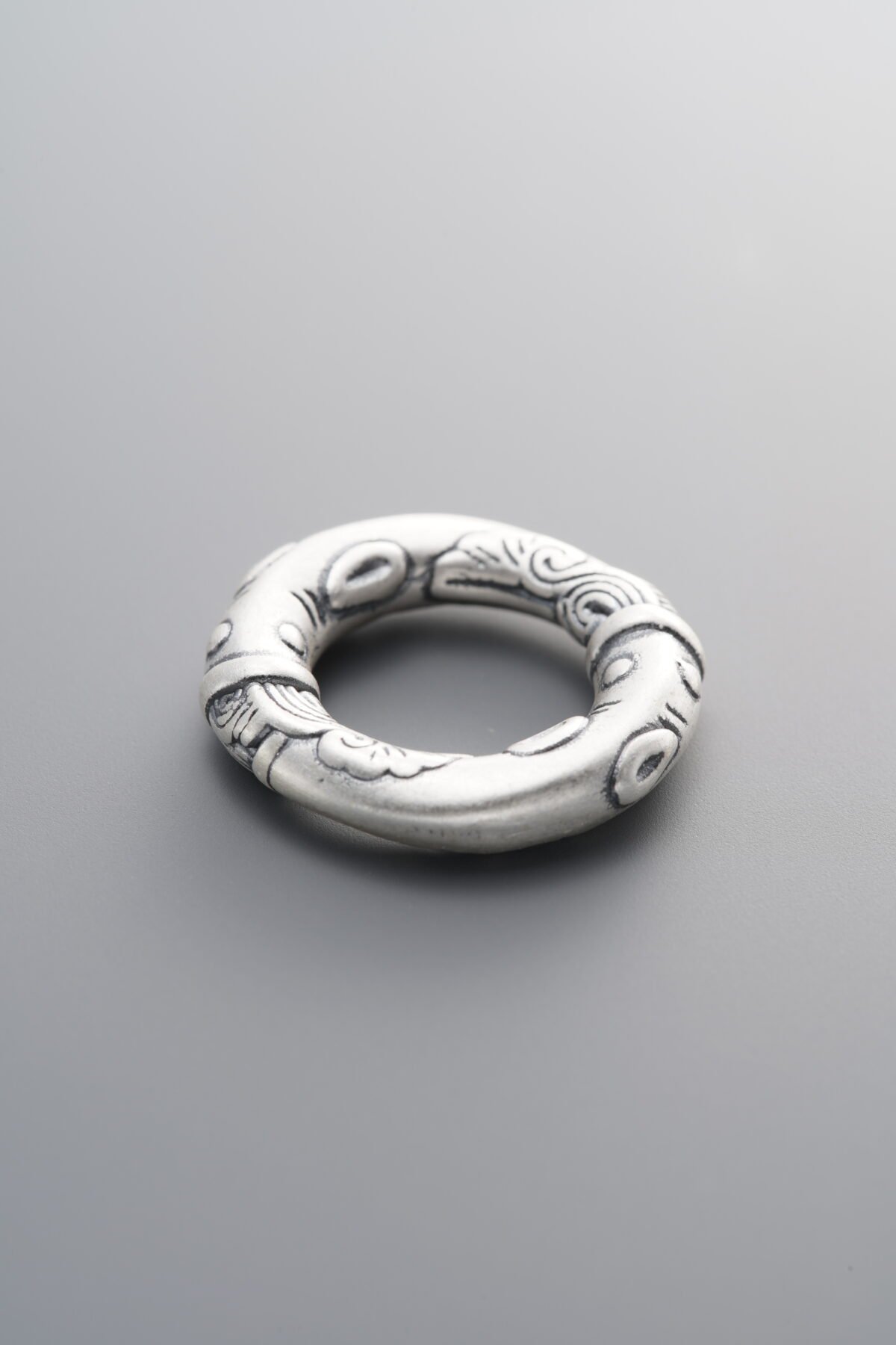 999 Fine Silver-Antiqued-Dimensional Fish Slider Bail-20mm - Image 3