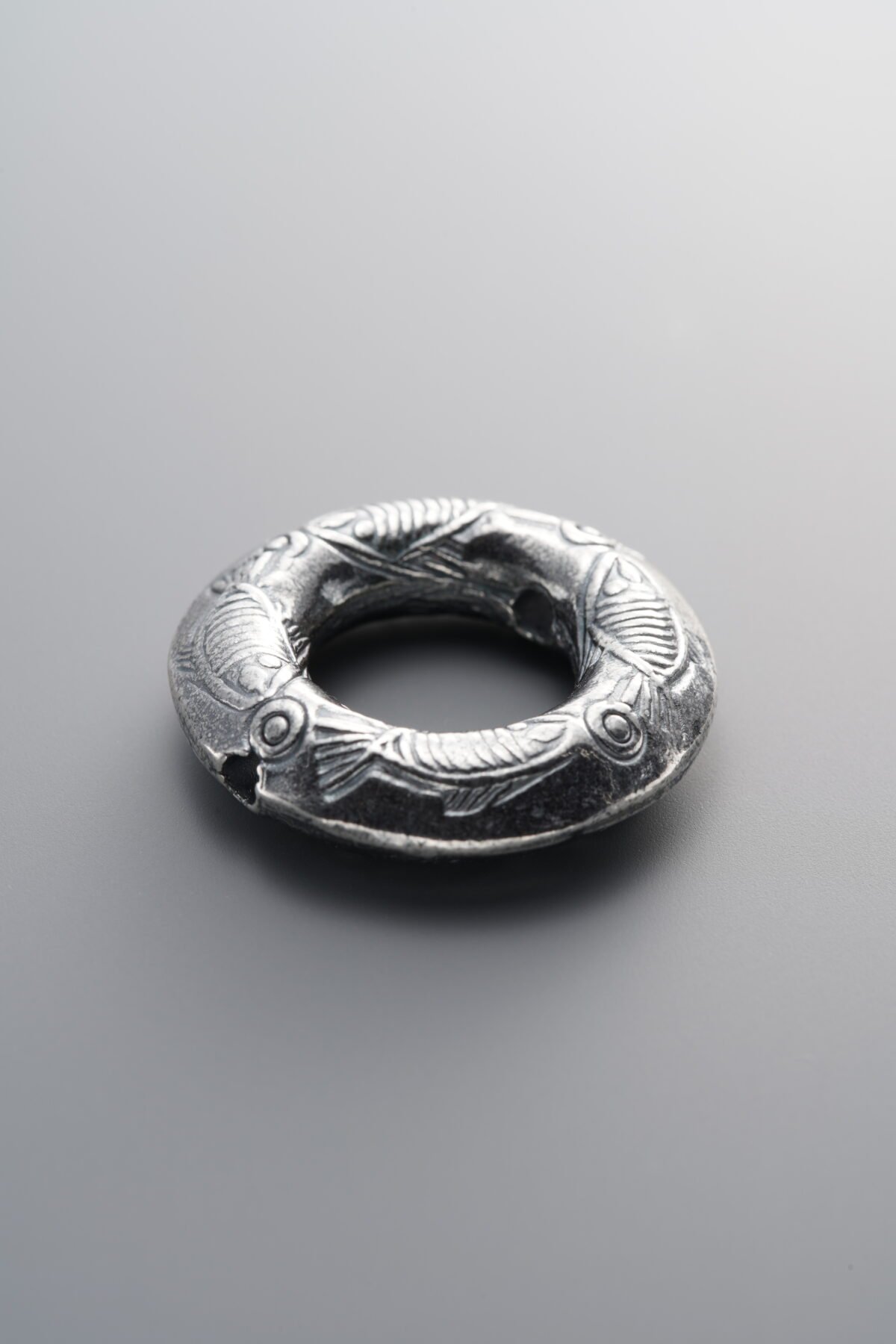 999 Fine Silver-Antiqued-Dimensional Fish Pattern Large Ring Spacer Bead-24mm - Image 1