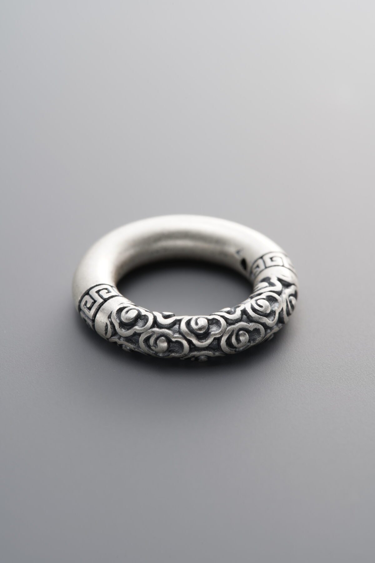 3D Auspicious Cloud Fret Pattern Sliding Ring