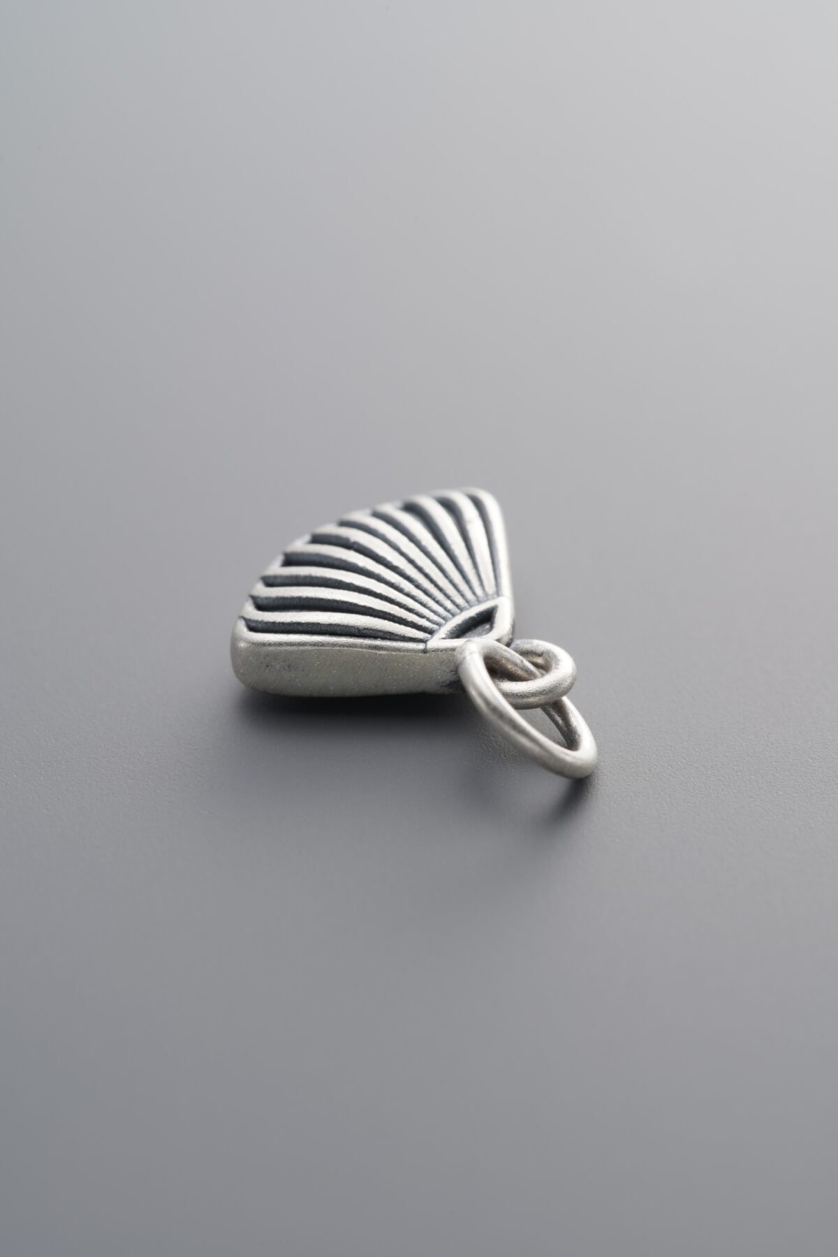 999 Fine Silver-Antiqued-Seashell Pattern Pendant-12mm - Image 1
