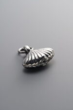 999 Fine Silver-Antiqued-Seashell Pattern Pendant-14mm