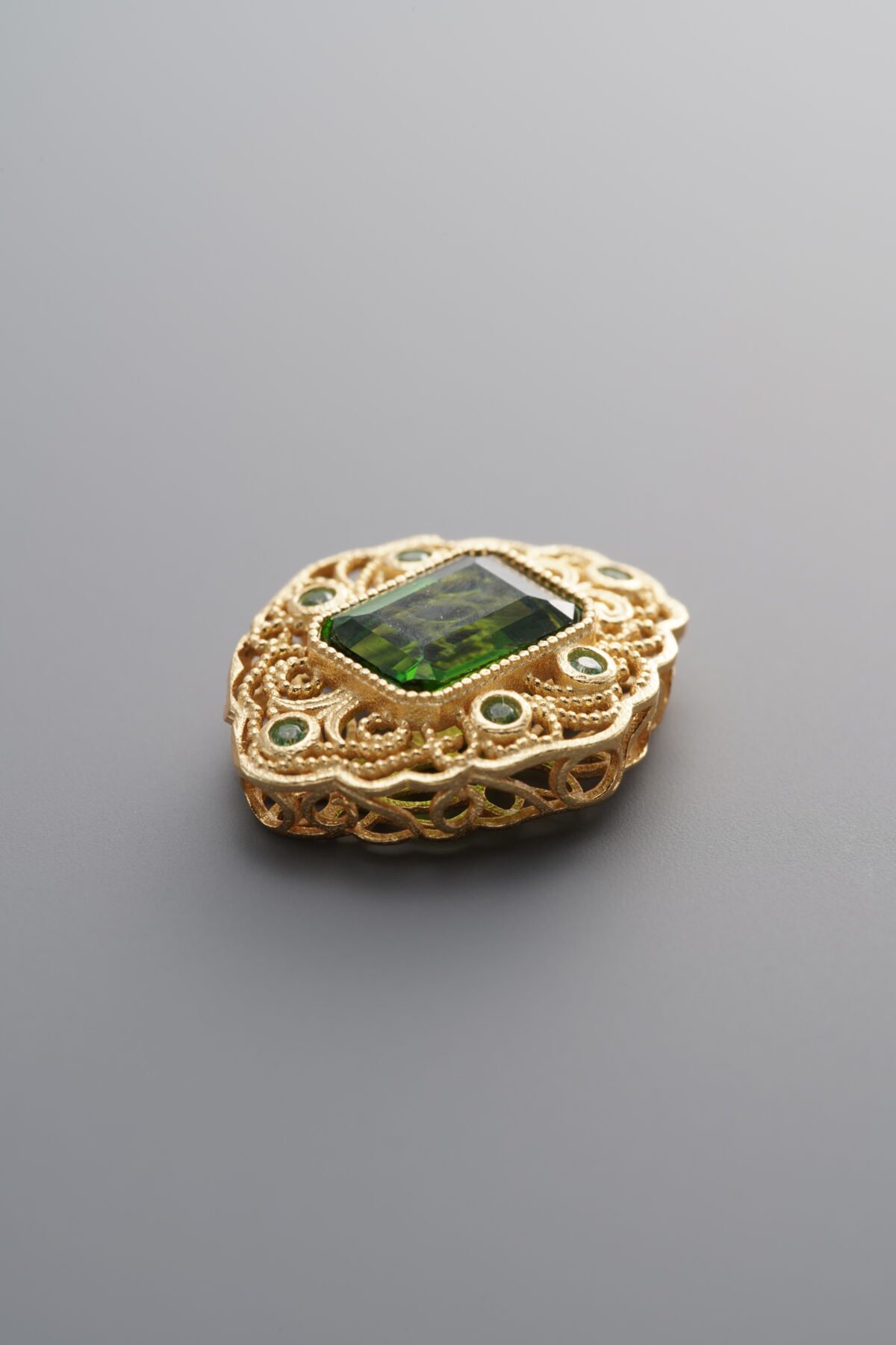 F2-39 (1) Diopside Magic Box