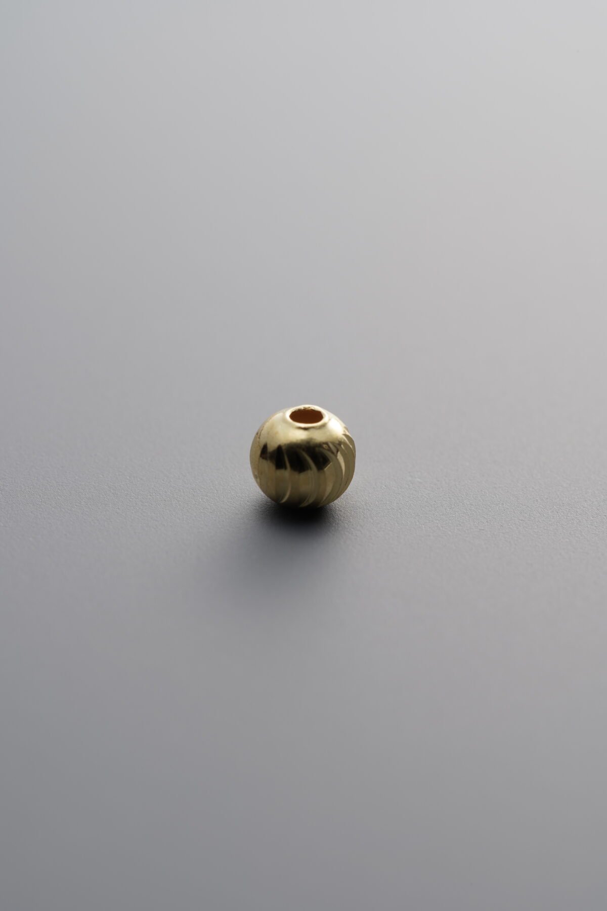 Curved Knife-shaped Round Spacer Bead
