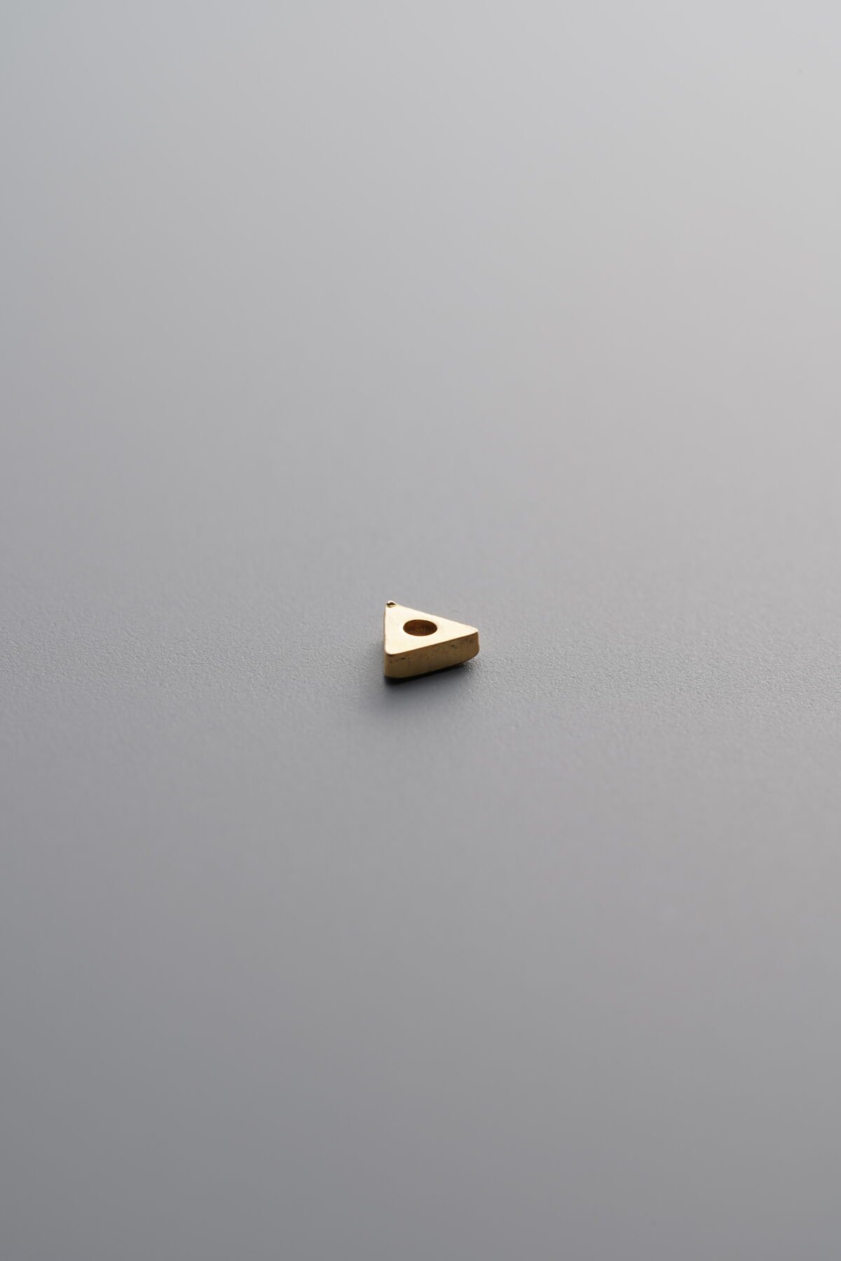 Straight-cut Triangle Spacer